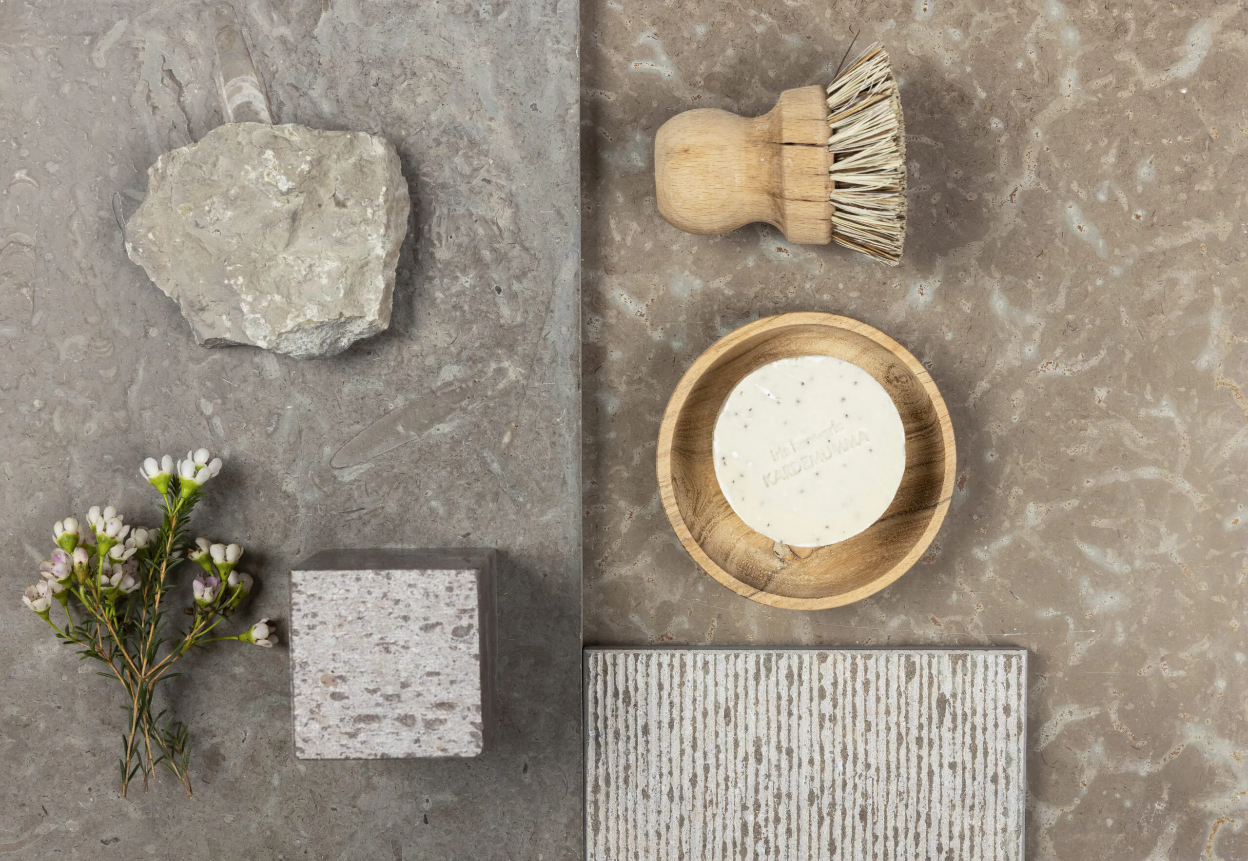 Borghamnskalksten i olika ytbearbetningar