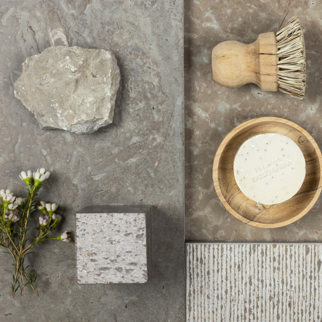 Borghamnskalksten i olika ytbearbetningar