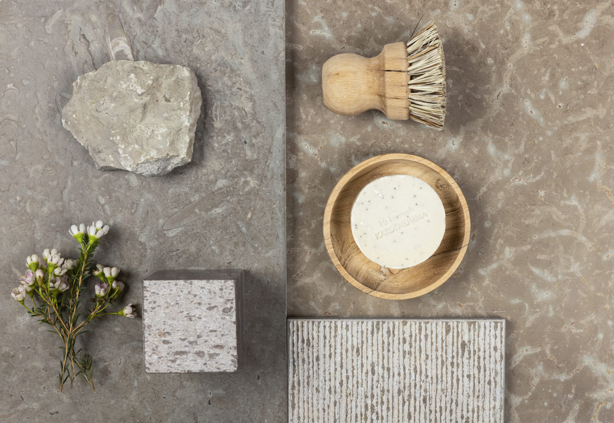 Borghamnskalksten i olika ytbearbetningar