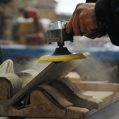 Kantbearbetning av natursten