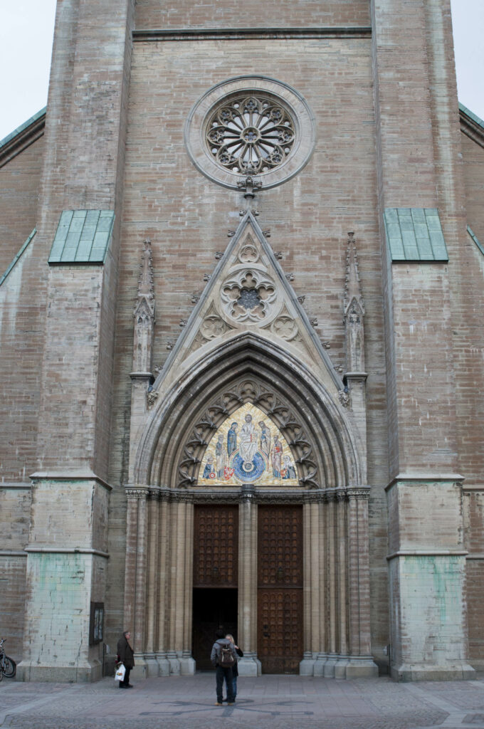 Restaurerade stendetaljer av Borghamnskalksten