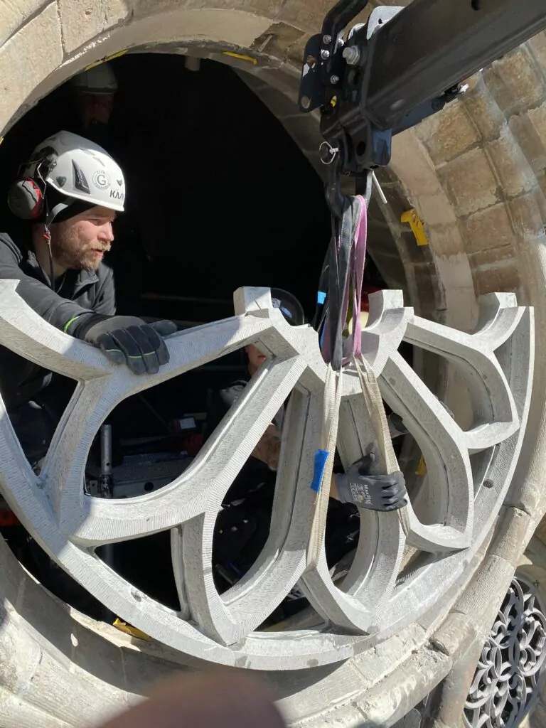 Restaurerade stendetaljer av Borghamnskalksten